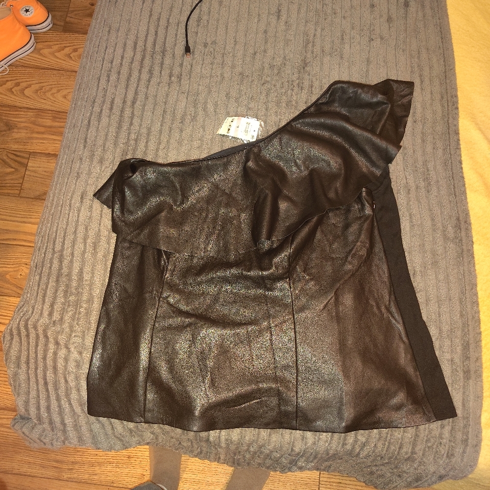 One shoulder leather top